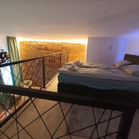 Apartment Duna River Shining